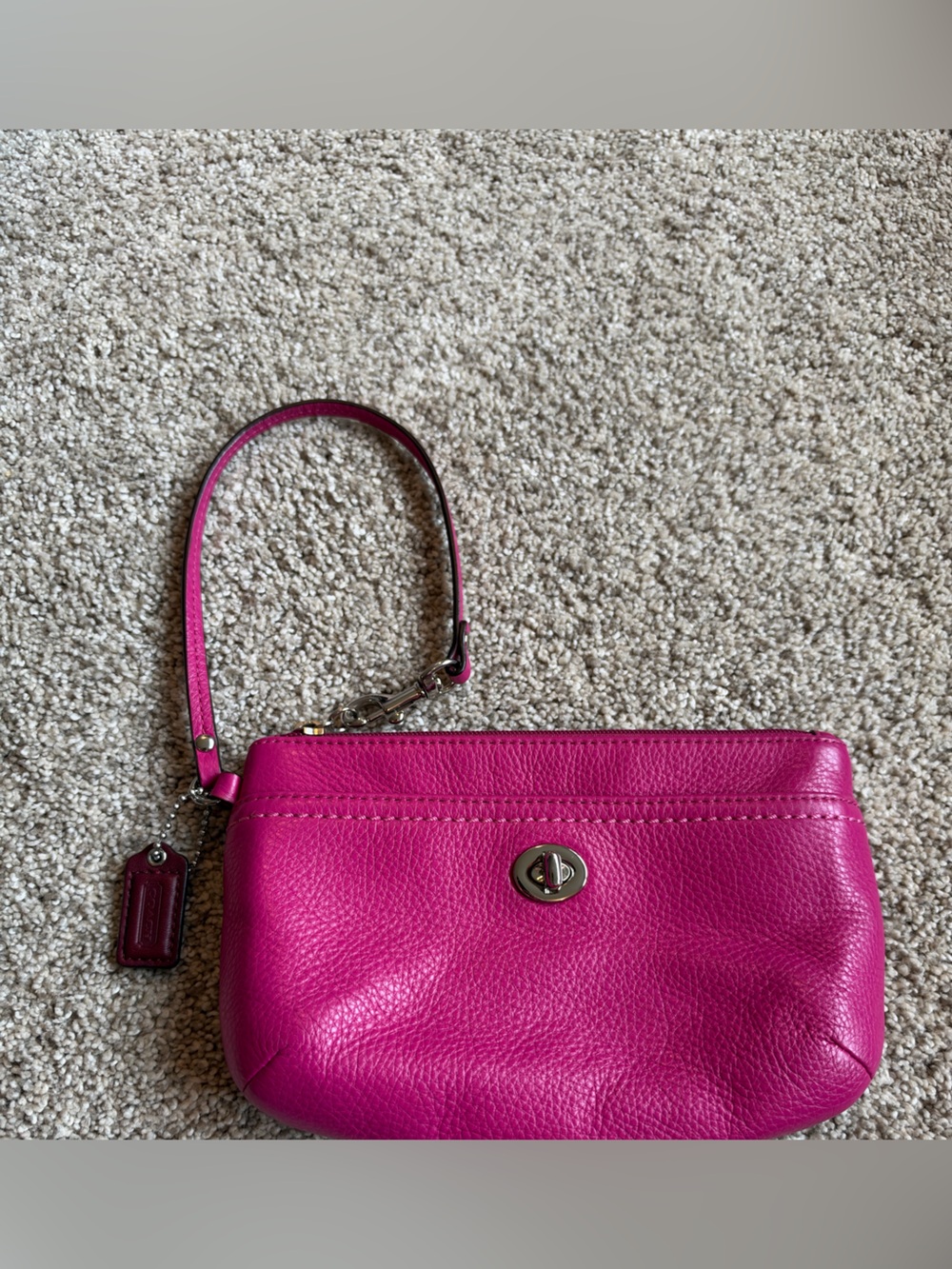 Coach Park Leather Turnlock Wristlet Pouch – Fuchsia Pink